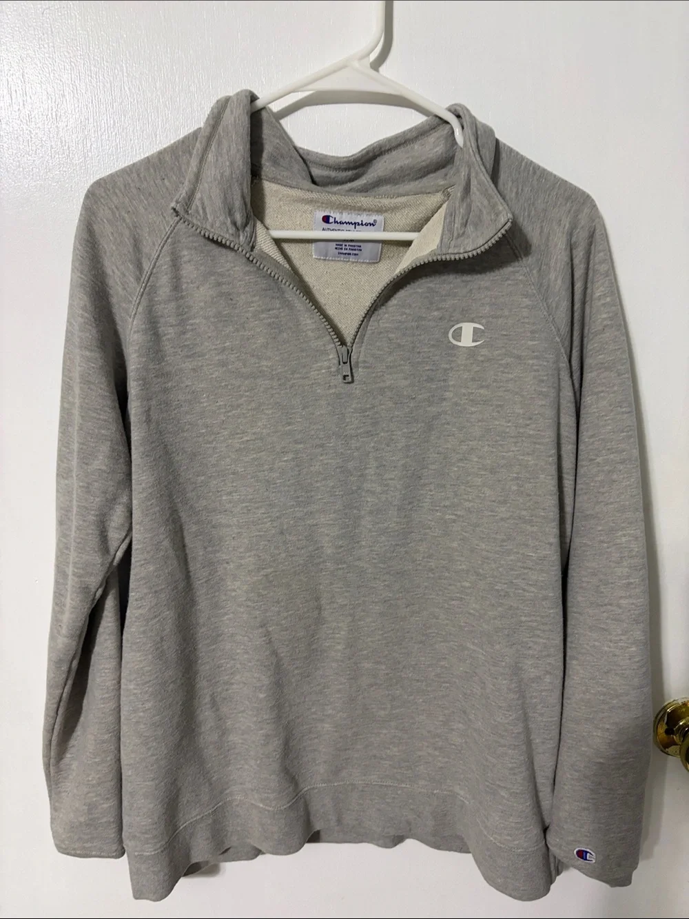 Champion Men’s Heather Gray Half-Zip Sweatshirt
